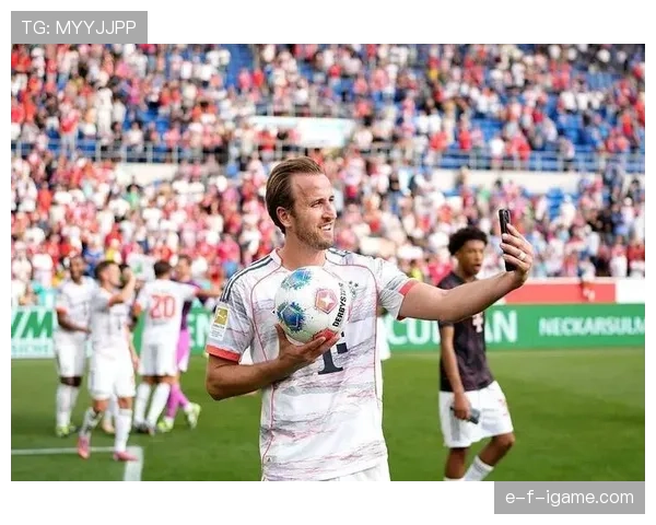 德甲新赛季揭幕,德意志银行公园球迷热情高涨 德甲新赛季揭幕,德意志银行公园球迷热情高涨